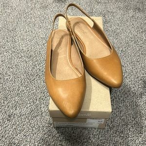 Madewell slingback flats in color desert camel